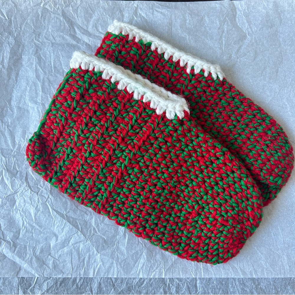 Christmas Red and Green Knit Slippers